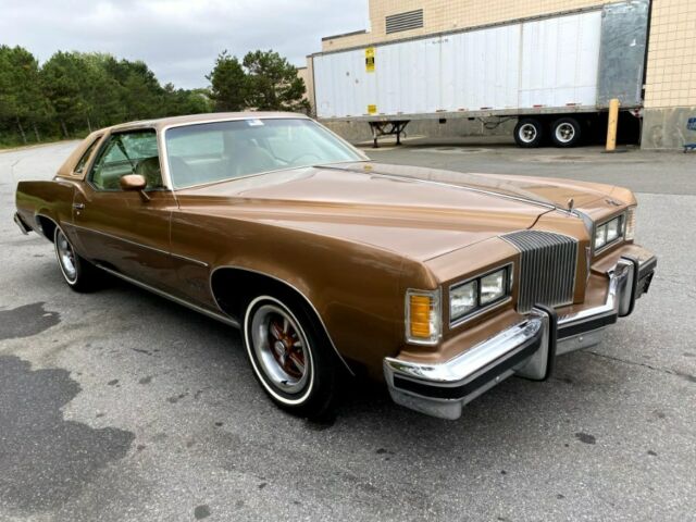 Pontiac Grand Prix SJ 1976 image number 29