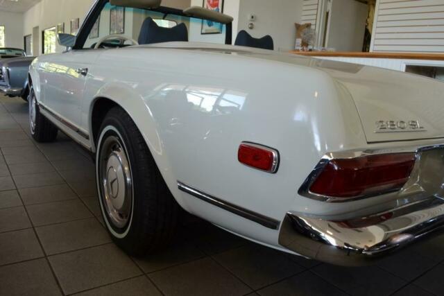 Mercedes-Benz SL-Class 1969 image number 13