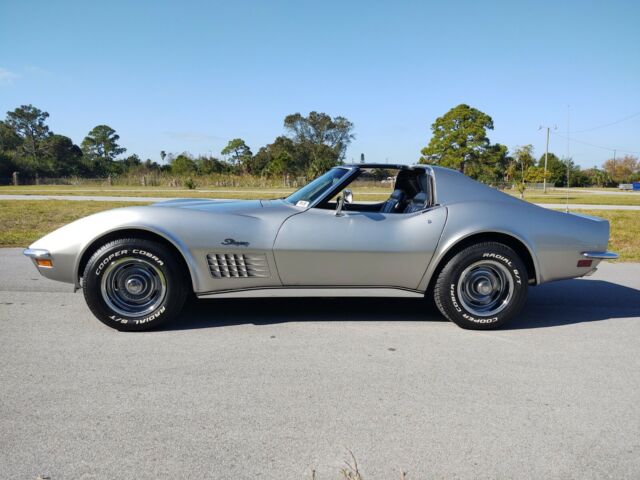 Chevrolet Corvette 1971 image number 11