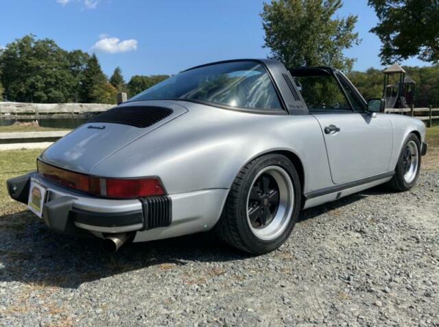 Porsche 911 1977 image number 28