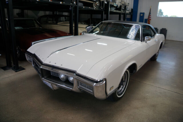 Buick Riviera 430/360HP V8 2 Dr Hardtop Coupe 1968 image number 24