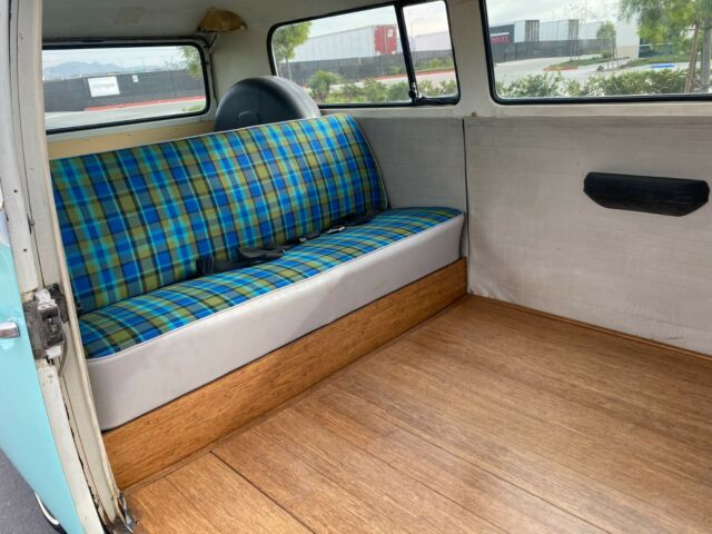 Volkswagen Bus/Vanagon 1974 image number 12