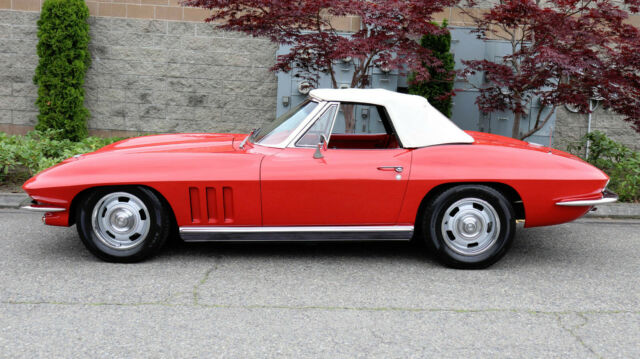 Chevrolet Corvette 1966 image number 2