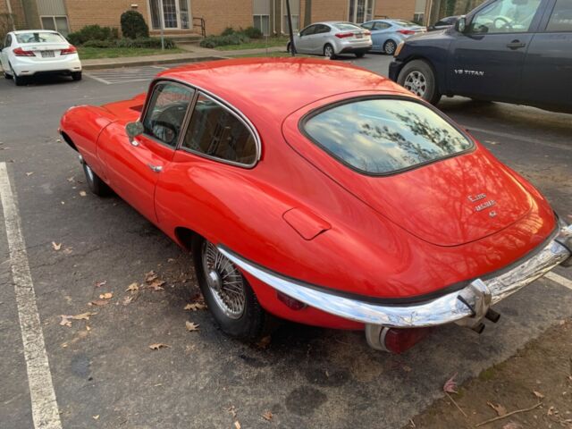 Jaguar E-Type 1970 image number 16