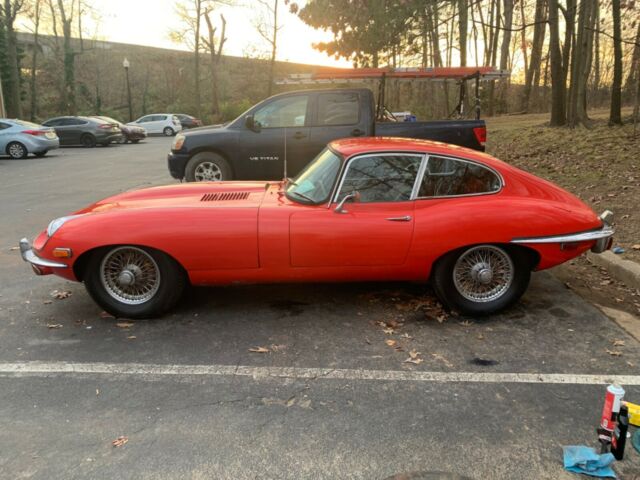 Jaguar E-Type 1970 image number 18