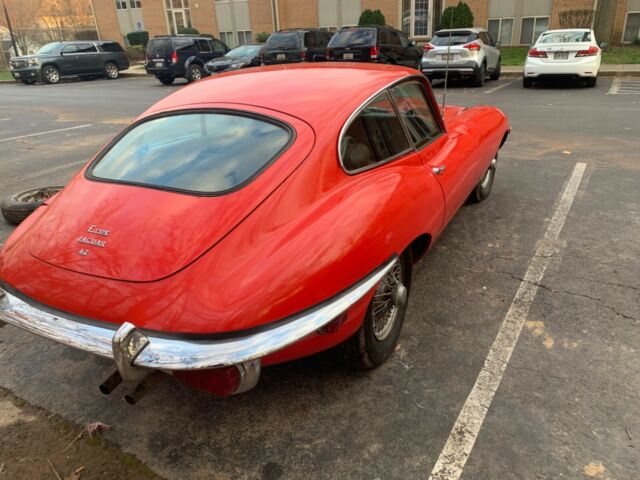 Jaguar E-Type 1970 image number 19