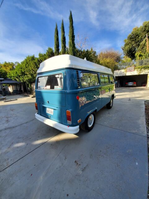 Volkswagen Bus/Vanagon 1973 image number 30