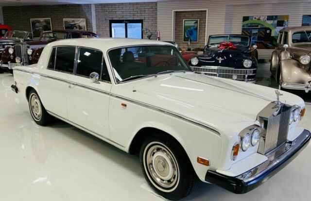 Rolls-Royce Silver Shadow 1975 image number 12