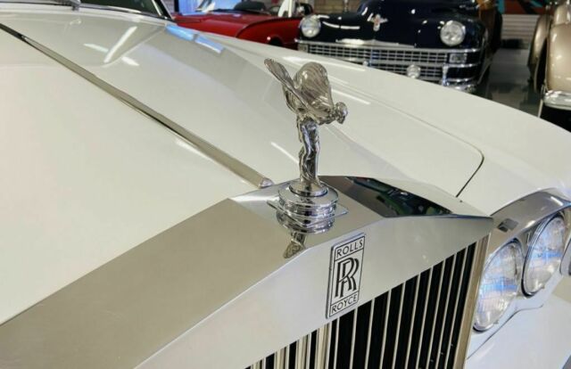 Rolls-Royce Silver Shadow 1975 image number 38