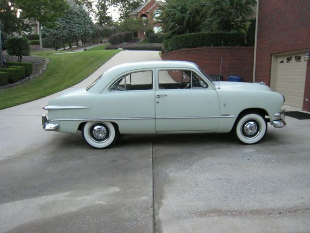 Ford Customline 1951 image number 31