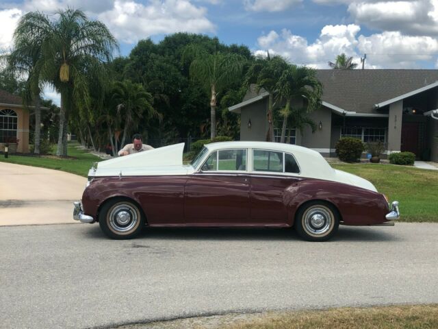 Rolls-Royce Silver Cloud 1957 image number 28