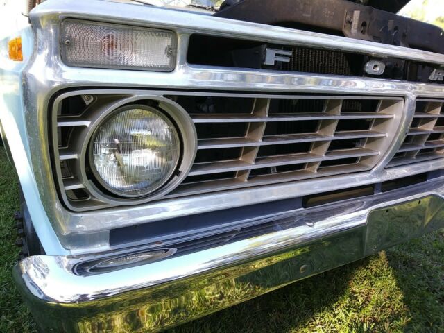 Ford F-350 1973 image number 26