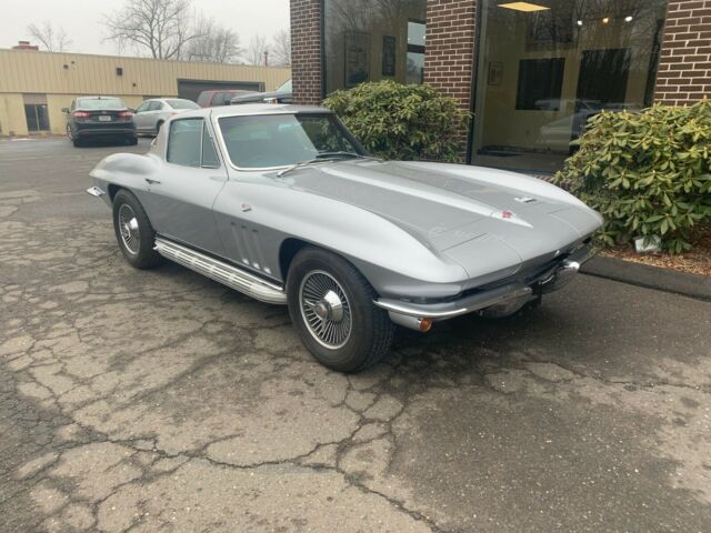 Chevrolet Corvette 1966 image number 19