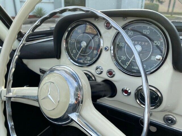 Mercedes-Benz SL-Class 1955 image number 33