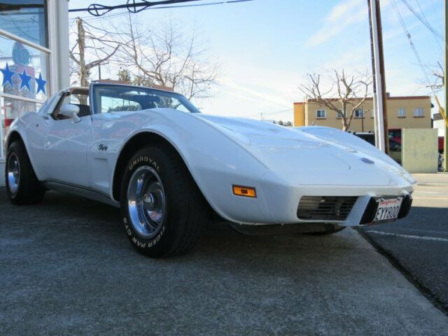 Chevrolet Corvette 1975 image number 11