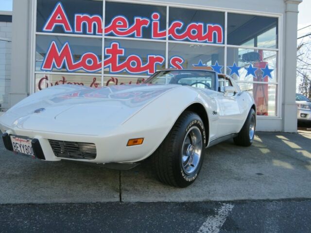 Chevrolet Corvette 1975 image number 32