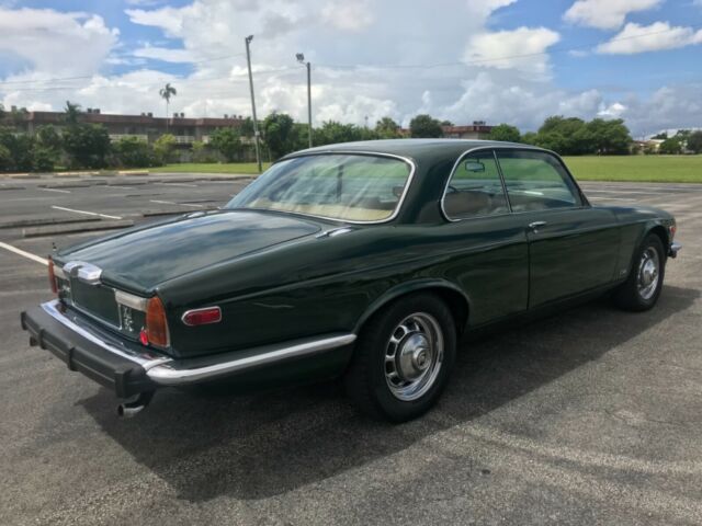 Jaguar XJ6 1977 image number 28