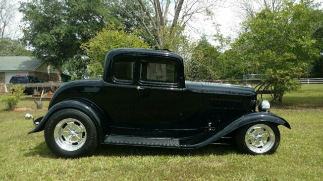 Ford 5 WINDOW COUPE 1932 image number 0