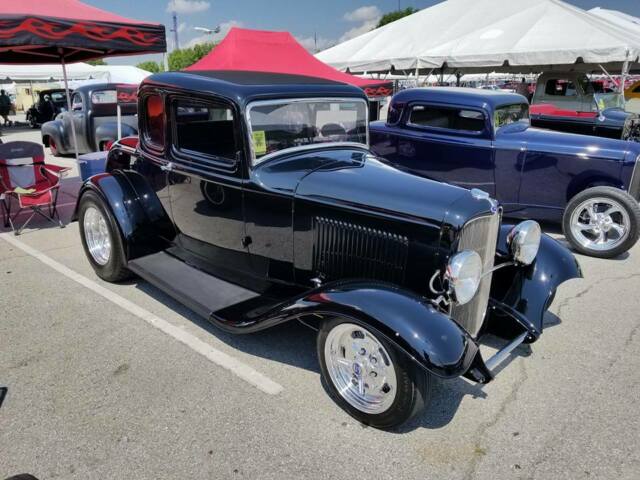 Ford 5 WINDOW COUPE 1932 image number 1