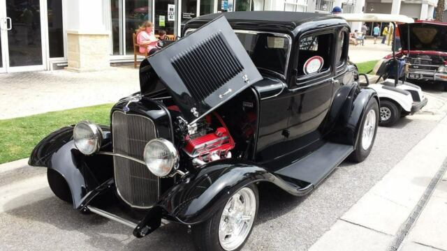 Ford 5 WINDOW COUPE 1932 image number 15