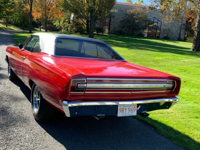 Plymouth Road Runner 1968 image number 32