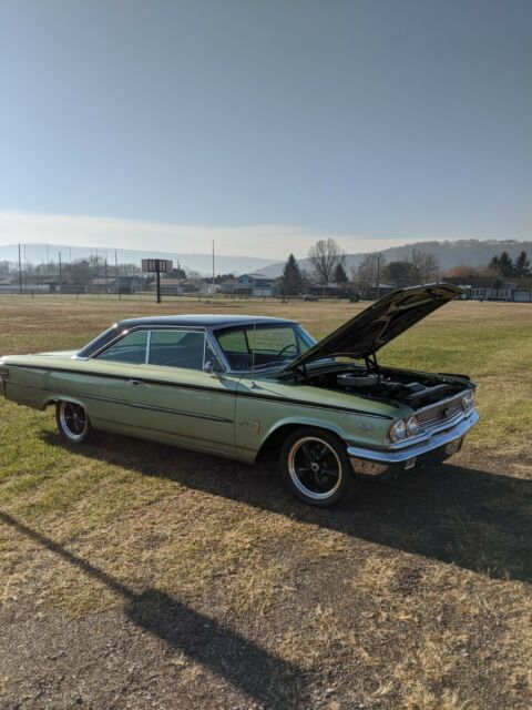 Ford Galaxie 1963 image number 12