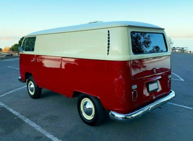 Volkswagen Bus/Vanagon 1968 image number 32