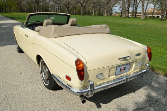 Rolls-Royce Corniche 1972 image number 32