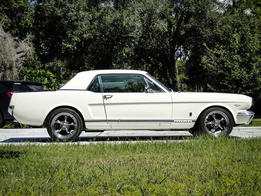 Ford Mustang 1966 image number 10