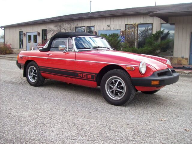 MG MGB 1979 image number 21