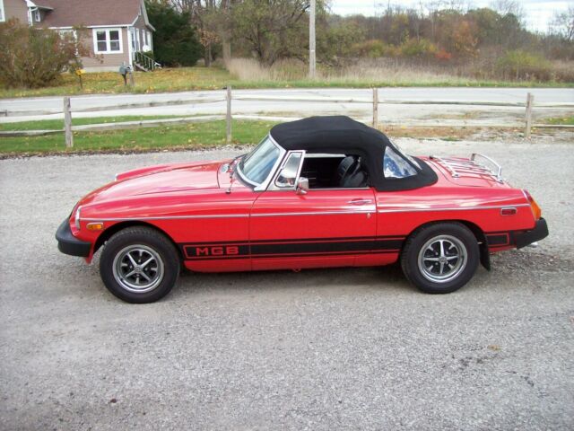 MG MGB 1979 image number 22