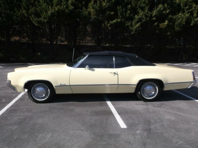 Oldsmobile Eighty-Eight 1969 image number 32