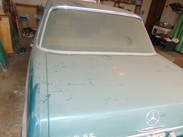 Mercedes-Benz 200-Series 1972 image number 14