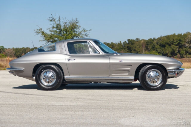 Chevrolet Corvette 1964 image number 10