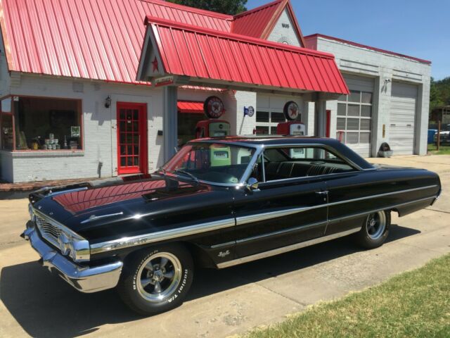 Ford Galaxie 1964 image number 0