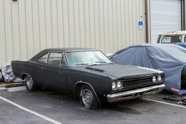 Plymouth Road Runner 1969 image number 24