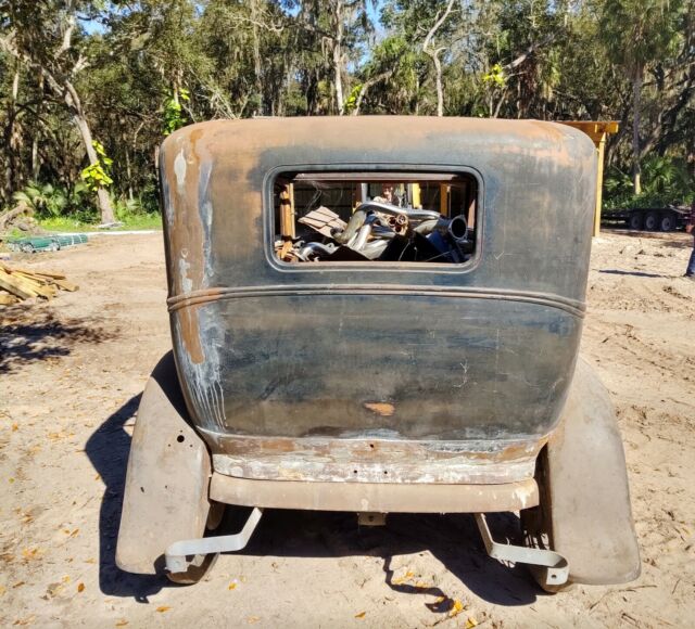 Ford 4 door sedan 1930 image number 10