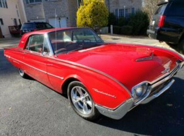 Ford Thunderbird 1962 image number 0