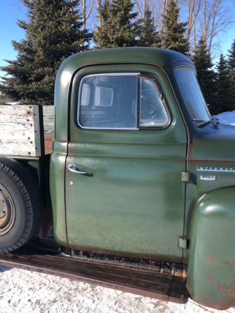 International Harvester R-120 1955 image number 11