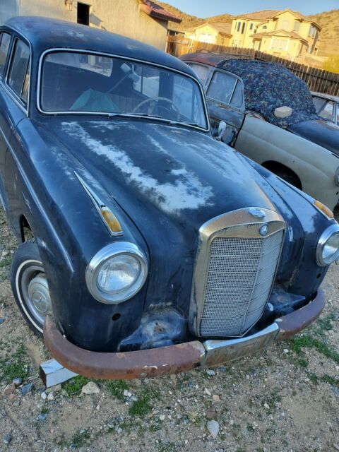 Mercedes-Benz 200-Series 1958 image number 4