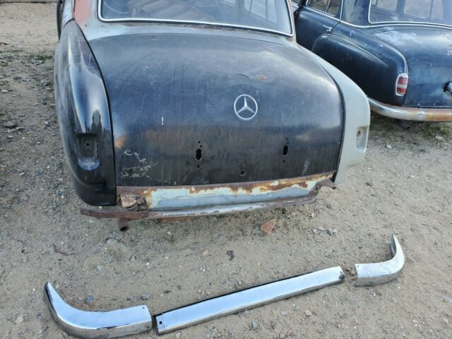 Mercedes-Benz 200-Series 1958 image number 16