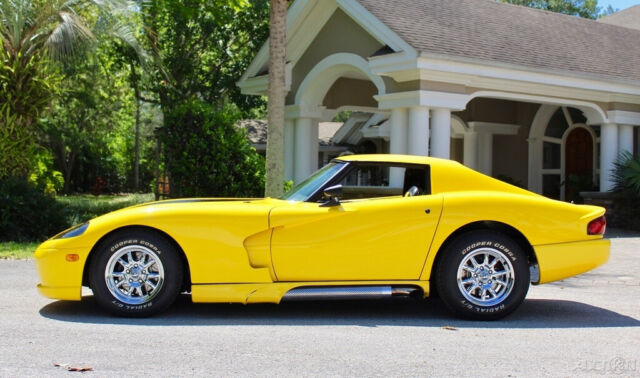 Chevrolet Corvette 1976 image number 10