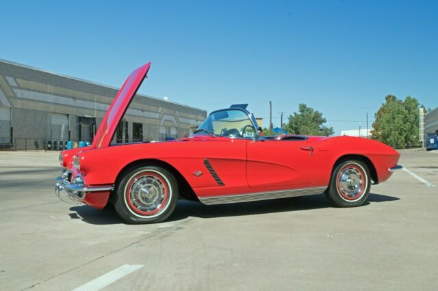 Chevrolet Corvette 1962 image number 1