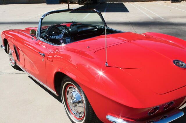 Chevrolet Corvette 1962 image number 22