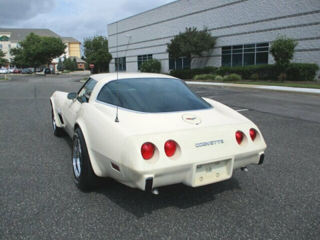 Chevrolet Corvette 1979 image number 19