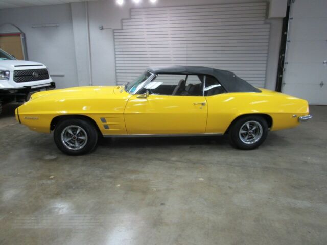 Pontiac Firebird 1969 image number 1