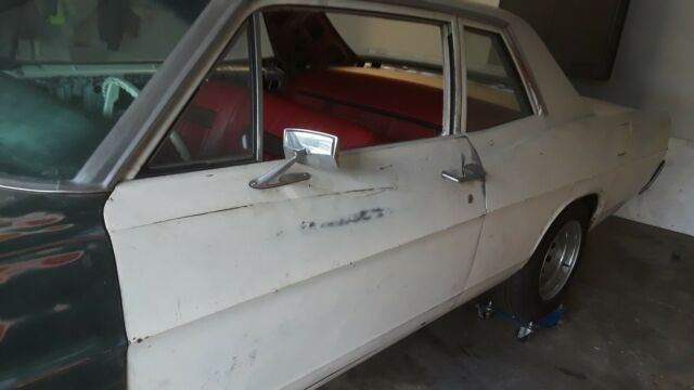 Ford Galaxie 1967 image number 20