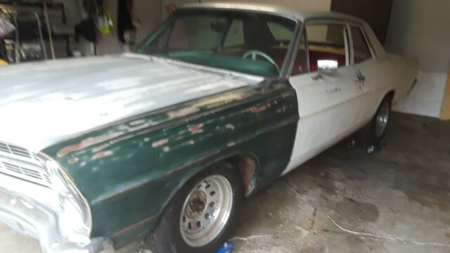 Ford Galaxie 1967 image number 3