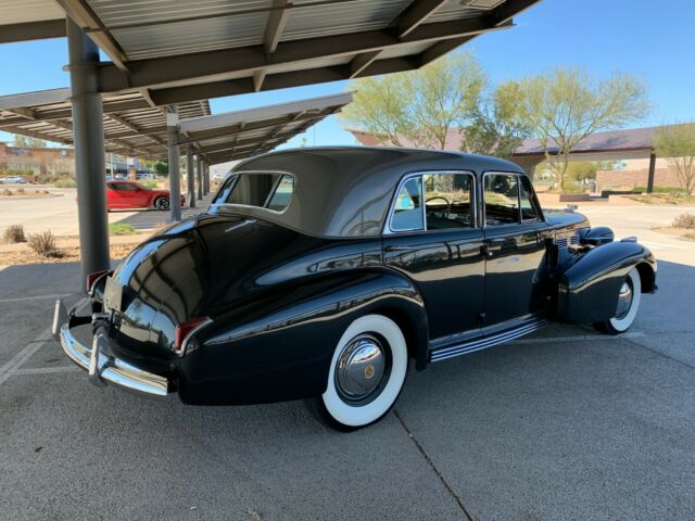 Cadillac Fleetwood 1940 image number 11