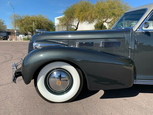 Cadillac Fleetwood 1940 image number 12